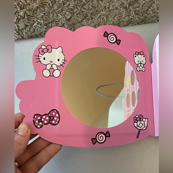 Hello Kitty Makeup and Hair Bundle BNWT!! - Picture 7 of 11